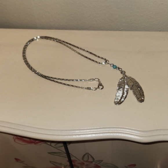 ⭐️ x2 HOST PICK ⭐️ Free People Double Feather Necklace - Picture 2 of 4